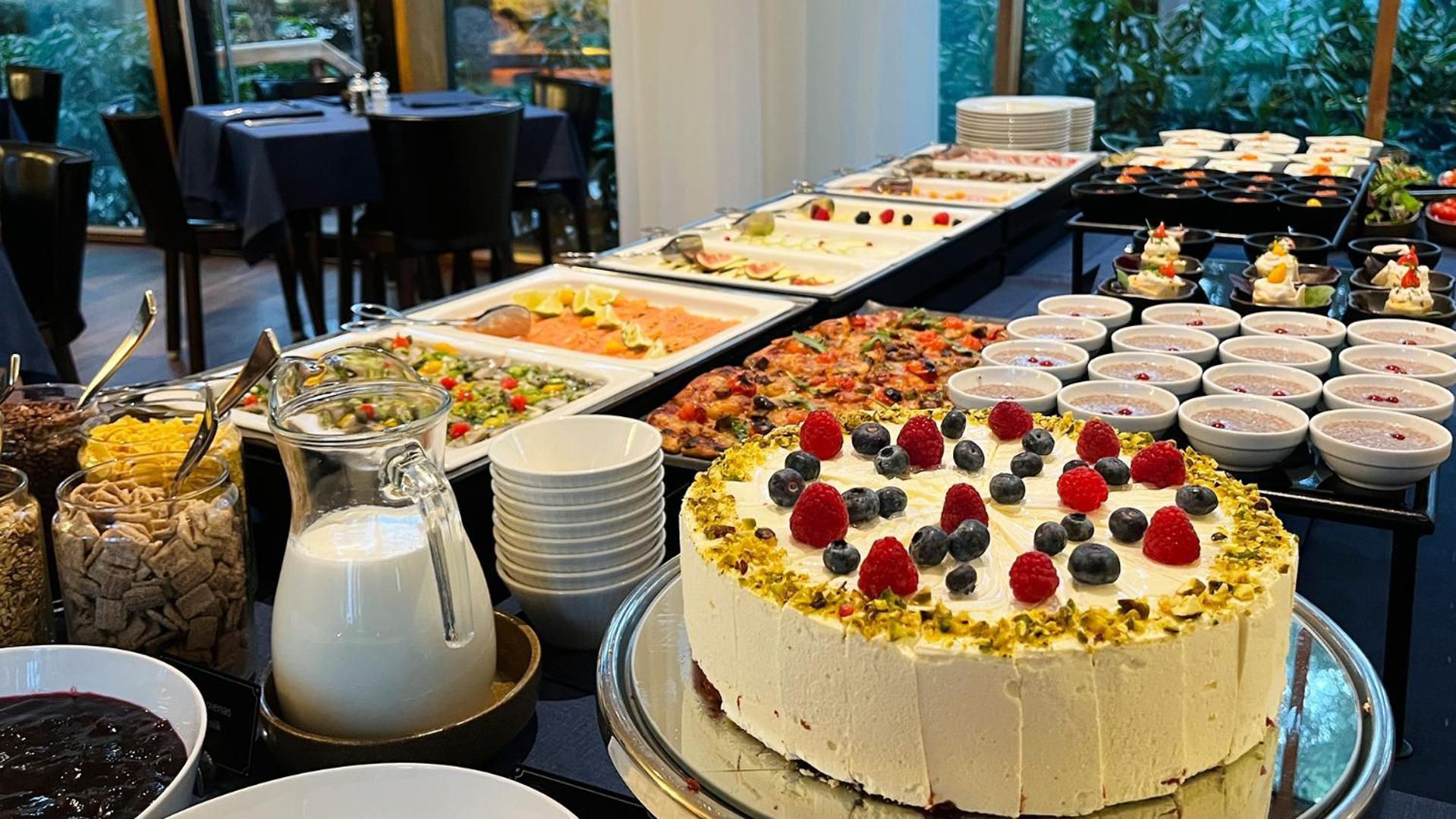 Palanga Life Balance Spa Hotel 外观 照片 A buffet at a hotel