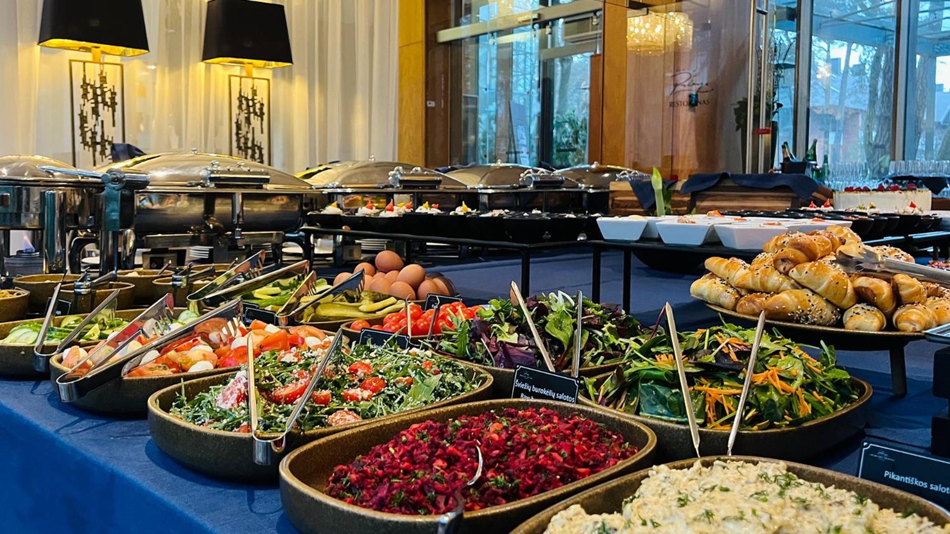 Palanga Life Balance Spa Hotel 外观 照片 A buffet